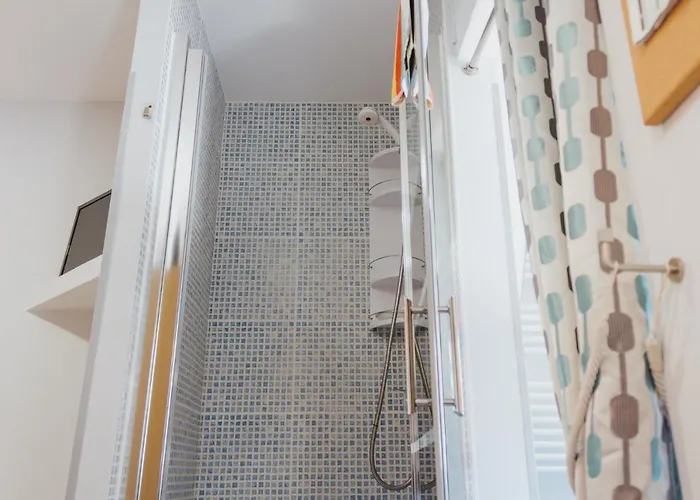 House Romantic R/c Right