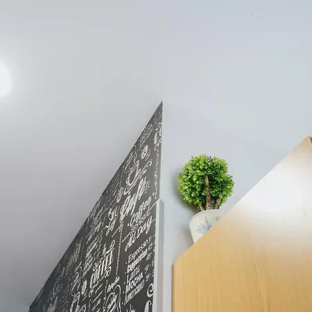 House Romantic R/c Right