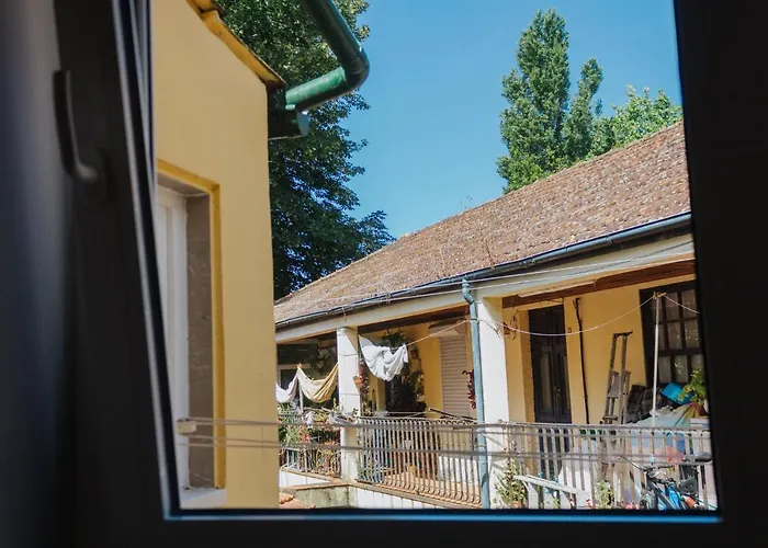 House Romantic R/c Right