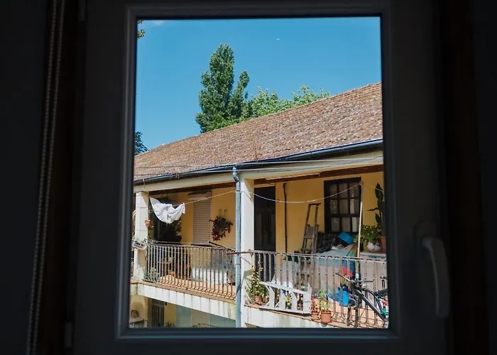 House Romantic R/c Right